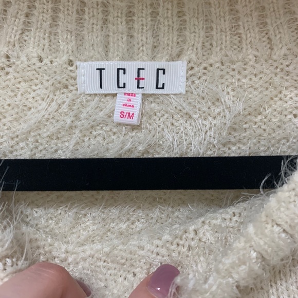 Cream texture/fringe sweater - Picture 3 of 4